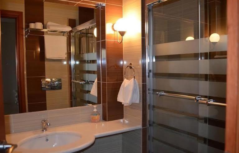 Evia Hotel & Suites Marmari  Værelse billede