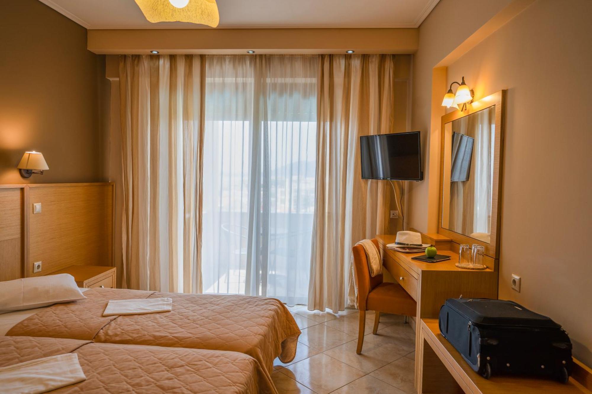Evia Hotel & Suites Marmari  Eksteriør billede