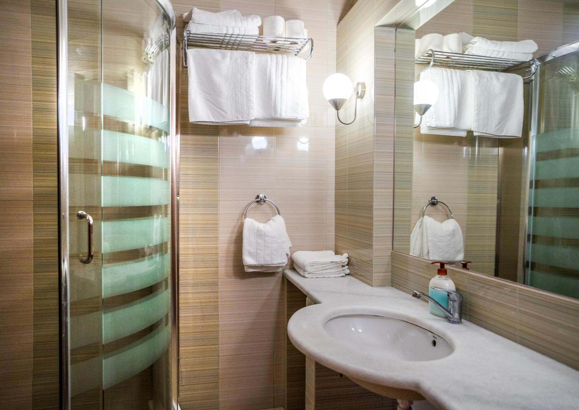Evia Hotel & Suites Marmari  Eksteriør billede