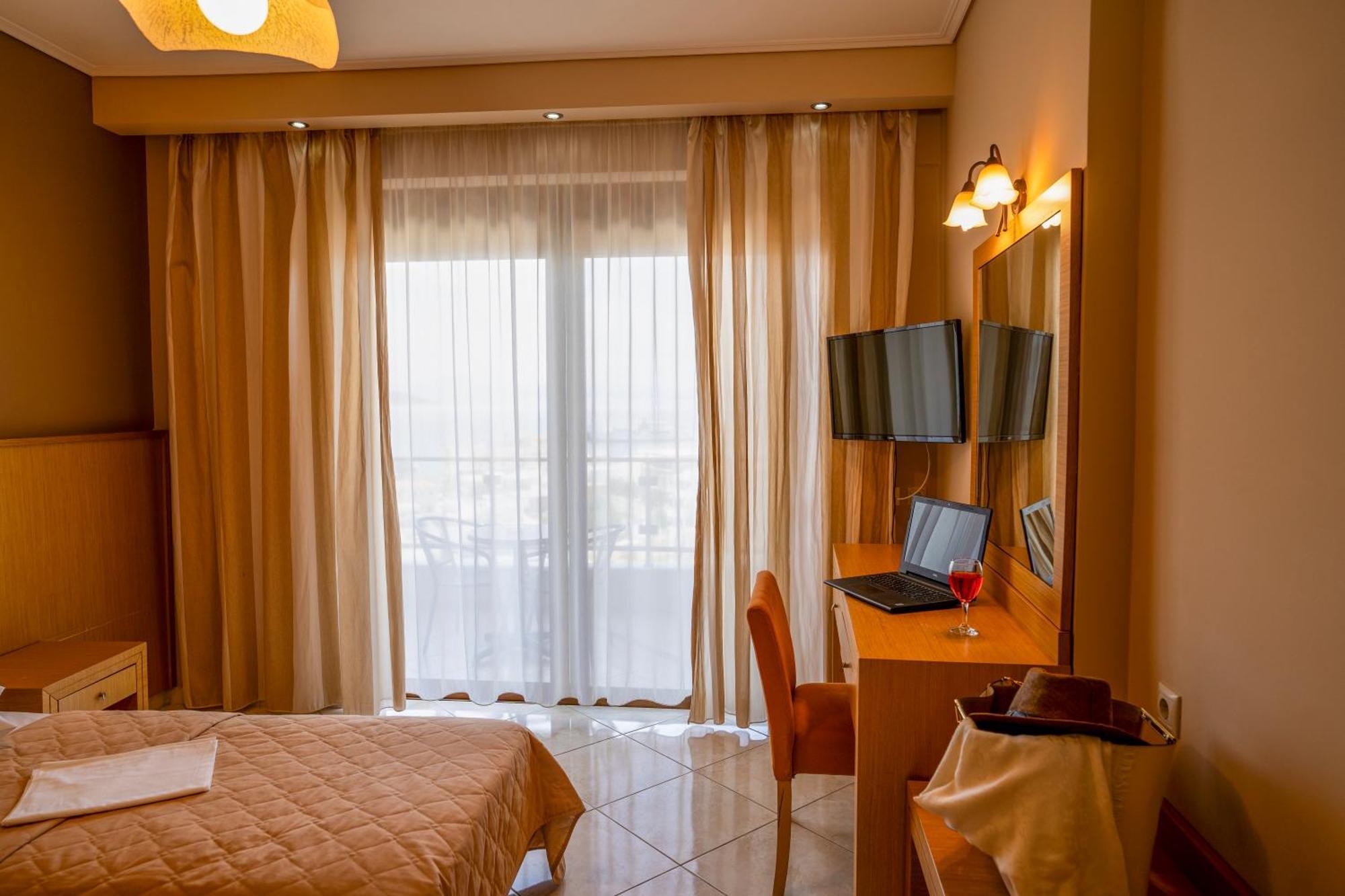 Evia Hotel & Suites Marmari  Eksteriør billede