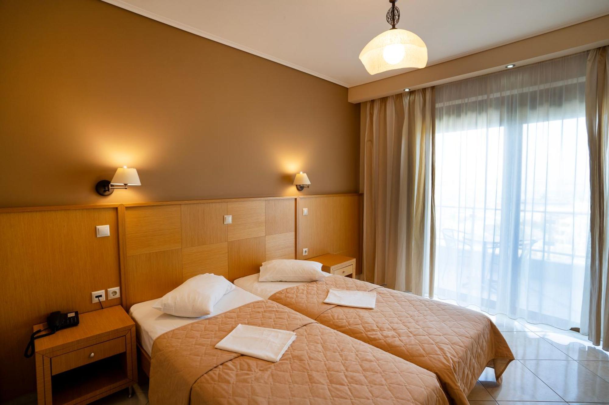 Evia Hotel & Suites Marmari  Eksteriør billede